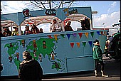 051.jpg