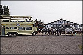 053.jpg